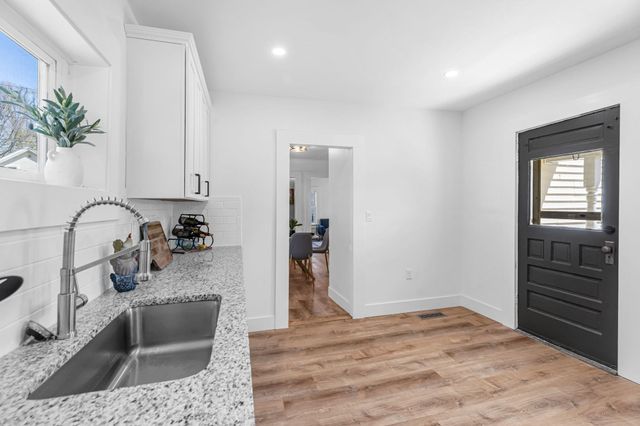 42 Washington St, Monson, MA 01057