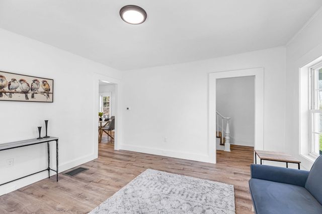 42 Washington St, Monson, MA 01057