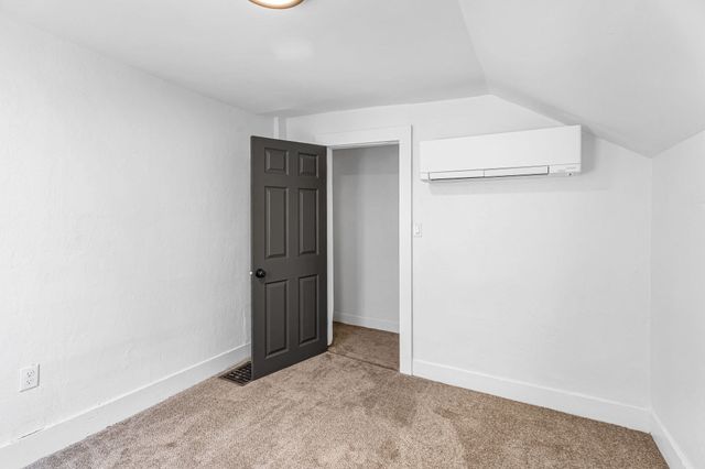 42 Washington St, Monson, MA 01057