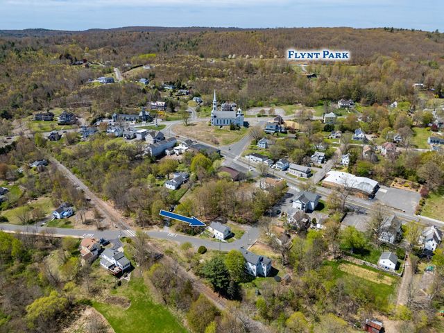 42 Washington St, Monson, MA 01057