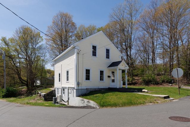 42 Washington St, Monson, MA 01057