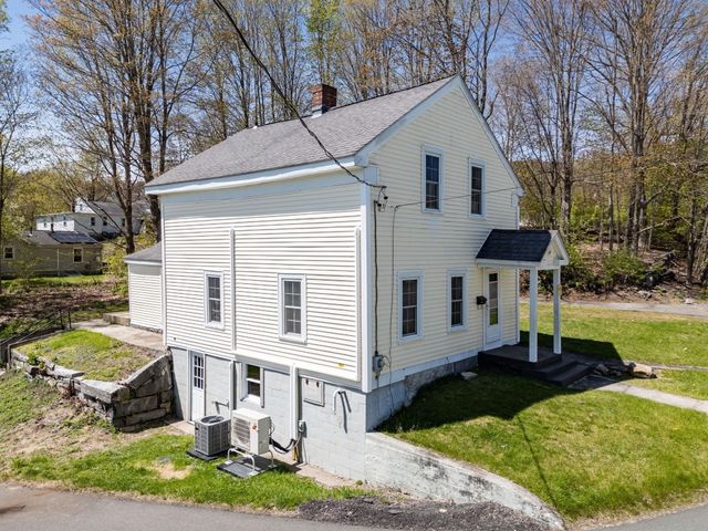 42 Washington St, Monson, MA 01057