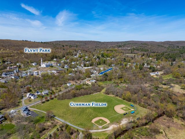 42 Washington St, Monson, MA 01057