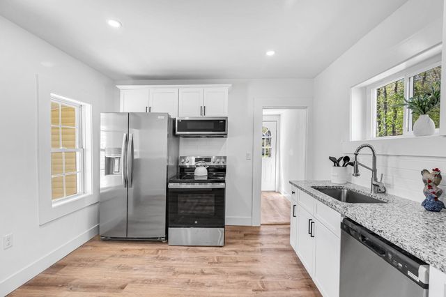 42 Washington St, Monson, MA 01057