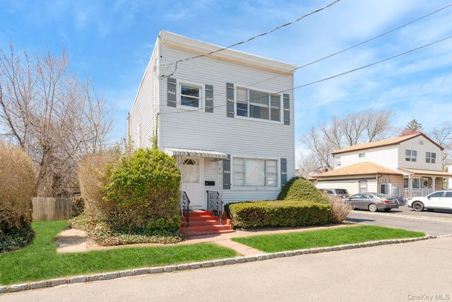 183 S 7th Street, Lindenhurst, NY 11757
