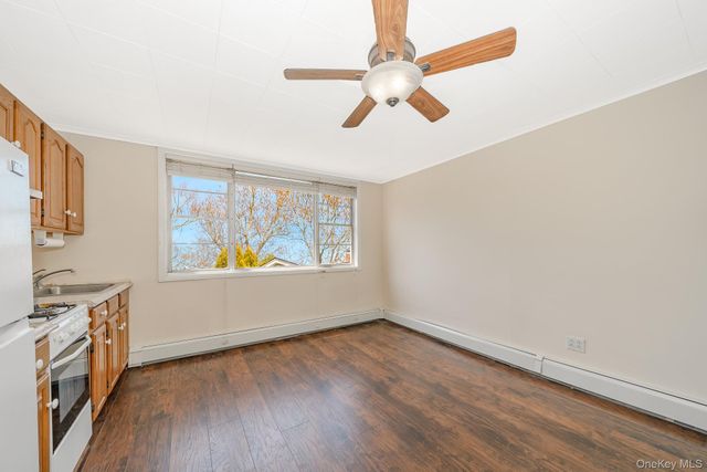 183 S 7th Street, Lindenhurst, NY 11757