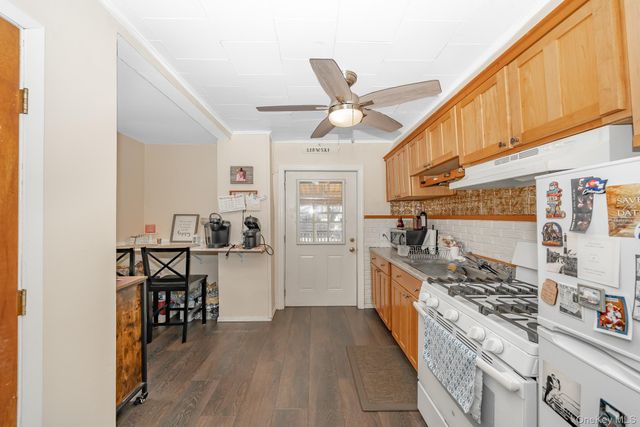 183 S 7th Street, Lindenhurst, NY 11757