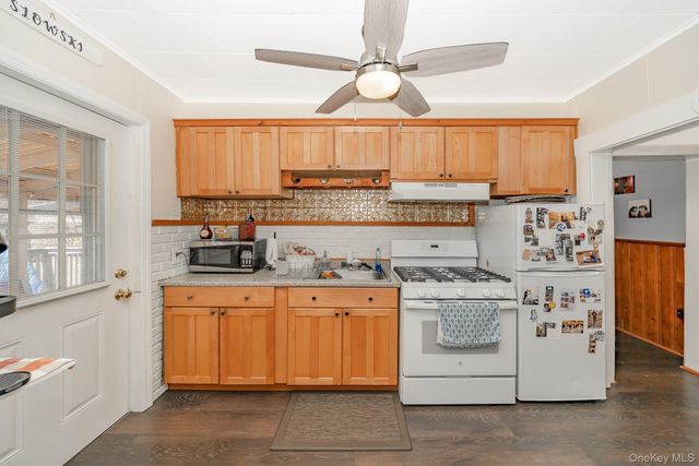 183 S 7th Street, Lindenhurst, NY 11757