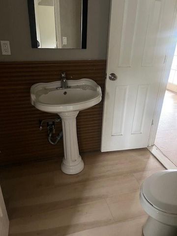 214 E Valley Street, St Joseph, MO 64504