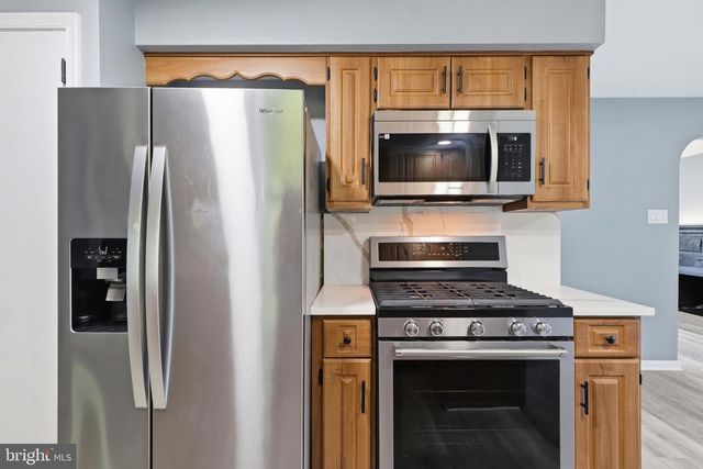 520 WOODLAND VIEW DR, York, PA 17406
