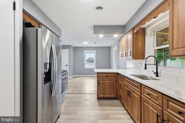 520 WOODLAND VIEW DR, York, PA 17406