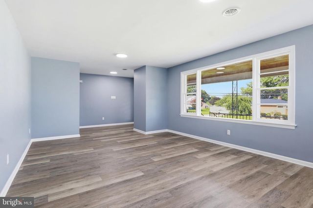 520 WOODLAND VIEW DR, York, PA 17406