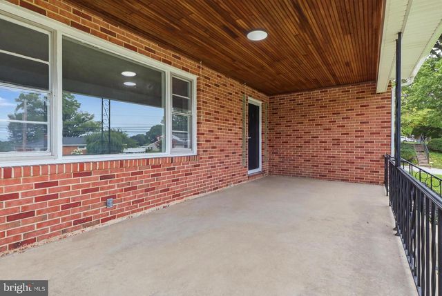 520 WOODLAND VIEW DR, York, PA 17406