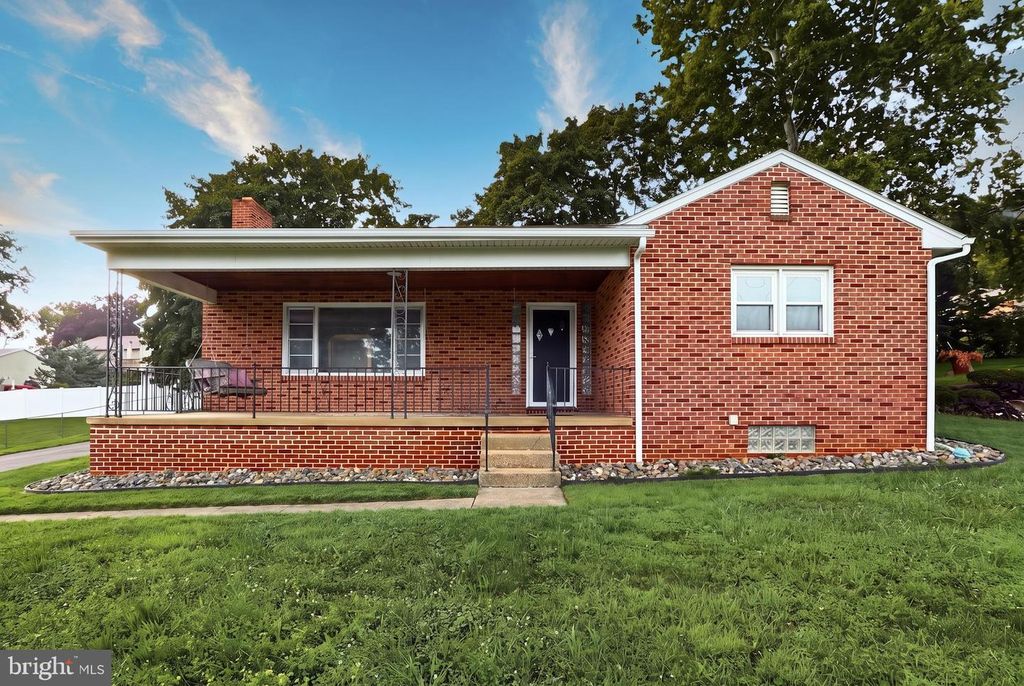 520 WOODLAND VIEW DR, York, PA 17406