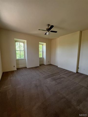 2005 Menard Street, St Louis, MO 63104