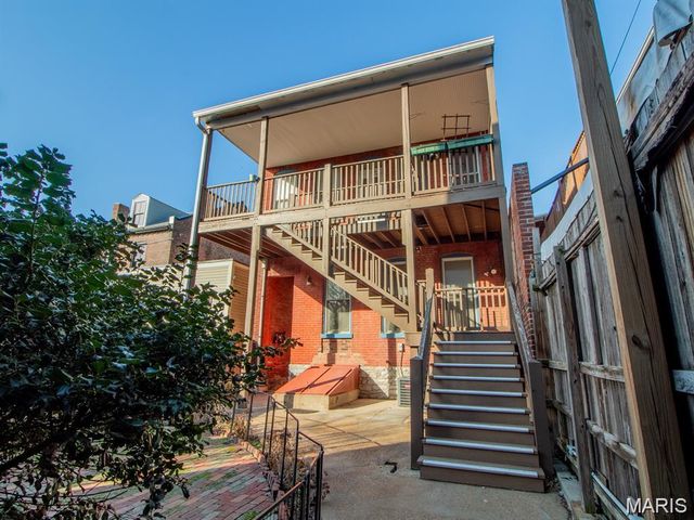 2005 Menard Street, St Louis, MO 63104