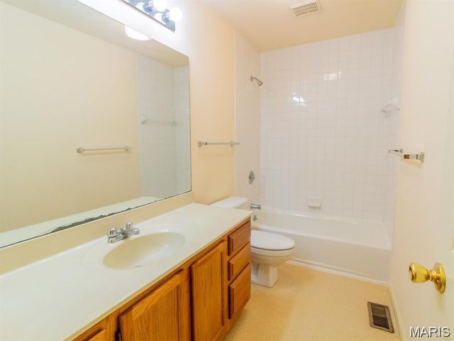 2005 Menard Street, St Louis, MO 63104