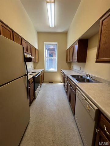 2005 Menard Street, St Louis, MO 63104