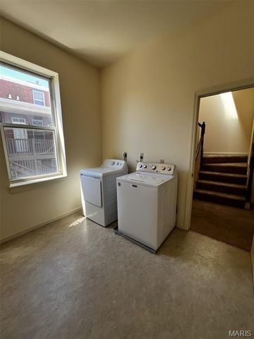 2005 Menard Street, St Louis, MO 63104