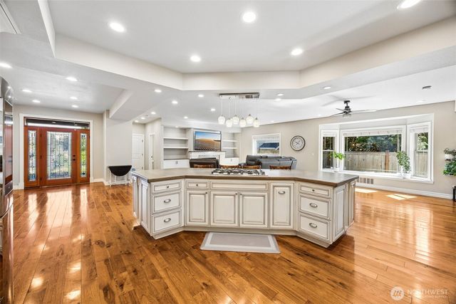 3202 170th Avenue E, Lake Tapps, WA 98391