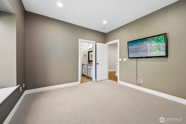 3202 170th Avenue E, Lake Tapps, WA 98391