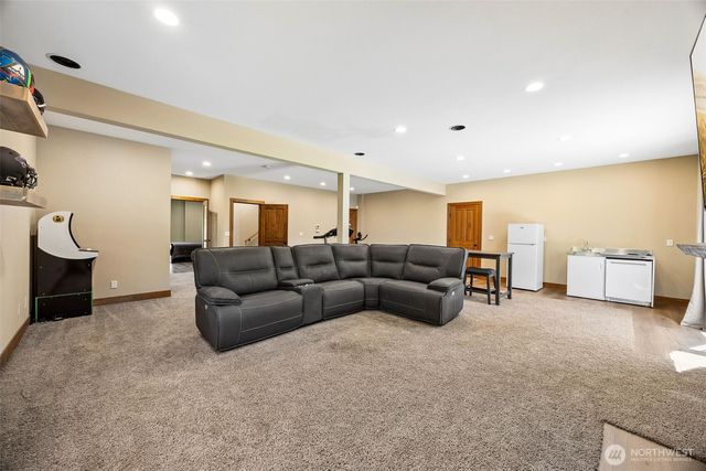 3202 170th Avenue E, Lake Tapps, WA 98391