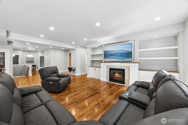 3202 170th Avenue E, Lake Tapps, WA 98391
