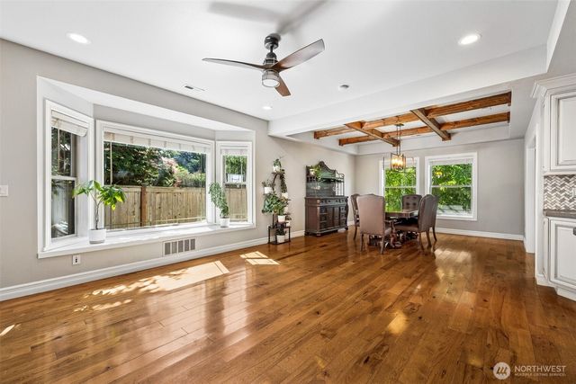 3202 170th Avenue E, Lake Tapps, WA 98391