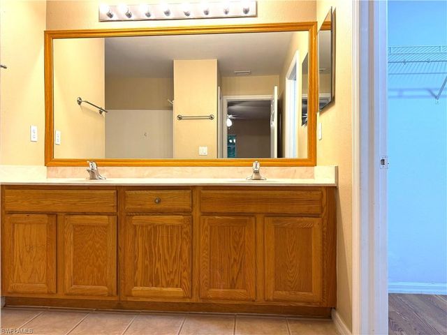 117 Shadow Lakes DR, Lehigh Acres, FL 33974