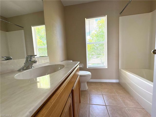 117 Shadow Lakes DR, Lehigh Acres, FL 33974