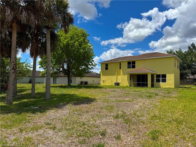 117 Shadow Lakes DR, Lehigh Acres, FL 33974