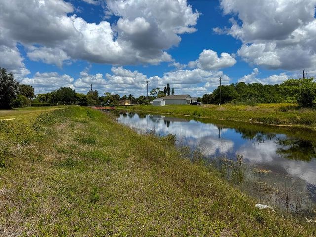 117 Shadow Lakes DR, Lehigh Acres, FL 33974