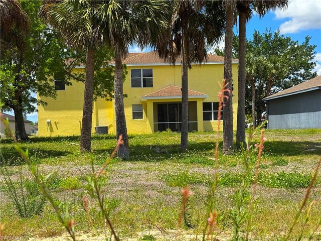 117 Shadow Lakes DR, Lehigh Acres, FL 33974