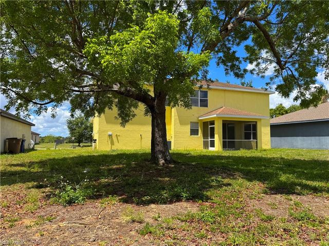 117 Shadow Lakes DR, Lehigh Acres, FL 33974