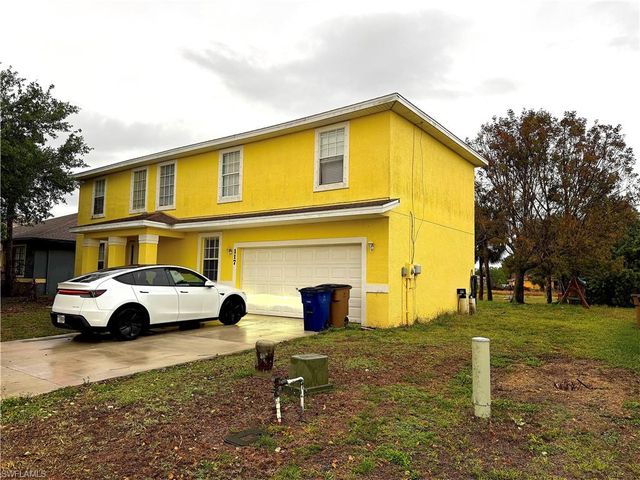 117 Shadow Lakes DR, Lehigh Acres, FL 33974
