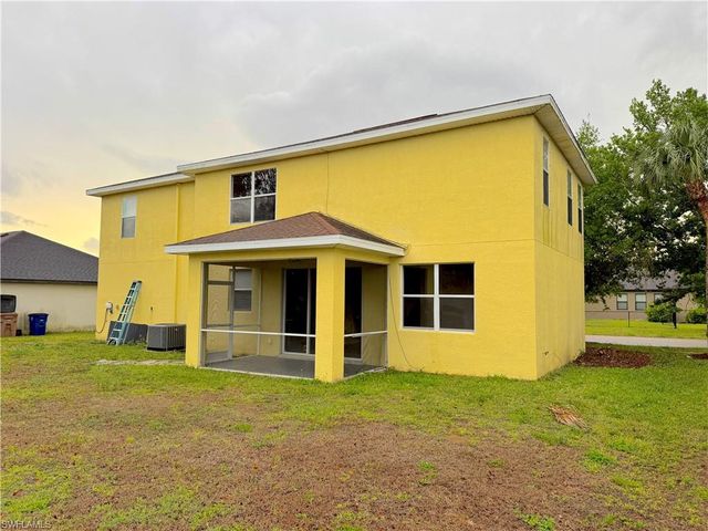 117 Shadow Lakes DR, Lehigh Acres, FL 33974