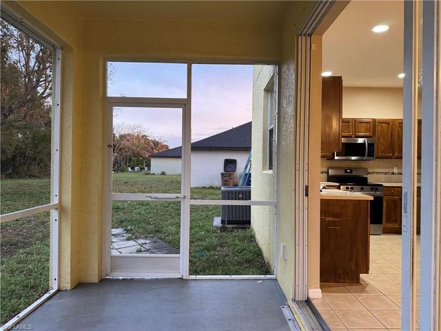 117 Shadow Lakes DR, Lehigh Acres, FL 33974