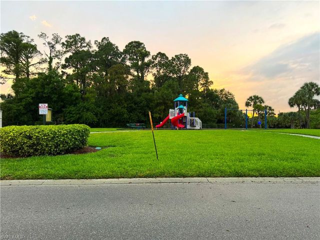 117 Shadow Lakes DR, Lehigh Acres, FL 33974