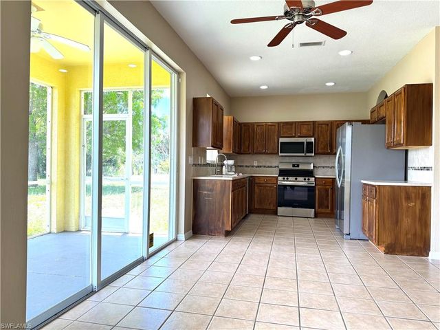 117 Shadow Lakes DR, Lehigh Acres, FL 33974