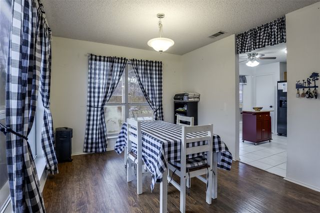 2813 White Oak Drive, Grand Prairie, TX 75052