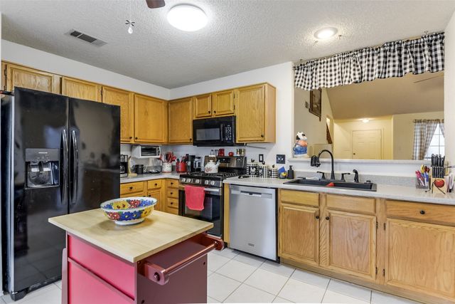 2813 White Oak Drive, Grand Prairie, TX 75052