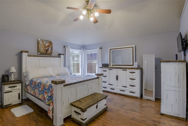 2813 White Oak Drive, Grand Prairie, TX 75052