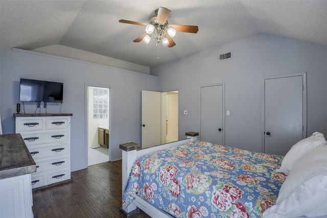 2813 White Oak Drive, Grand Prairie, TX 75052