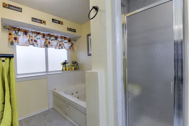 2813 White Oak Drive, Grand Prairie, TX 75052