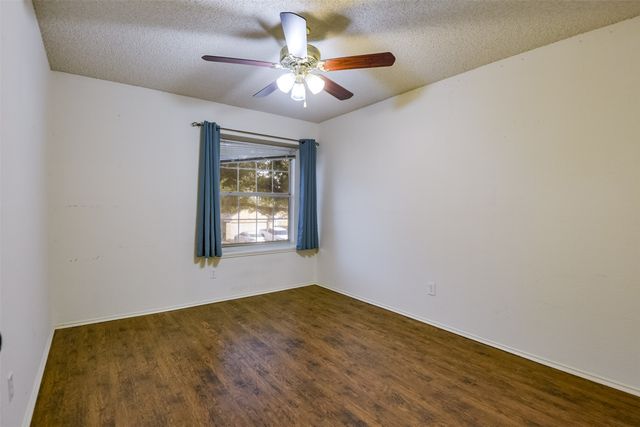 2813 White Oak Drive, Grand Prairie, TX 75052