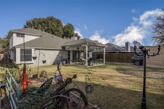 2813 White Oak Drive, Grand Prairie, TX 75052