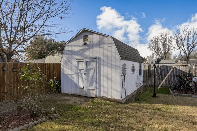 2813 White Oak Drive, Grand Prairie, TX 75052