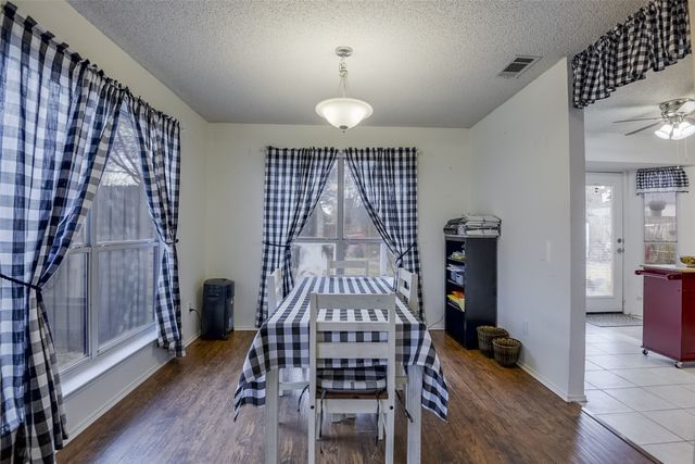 2813 White Oak Drive, Grand Prairie, TX 75052