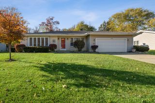1115 N Oakwood Drive, Mchenry, IL 60050