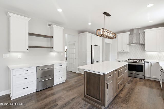8 Cabin Brook Crescent Crest, Manchester, NJ 08759